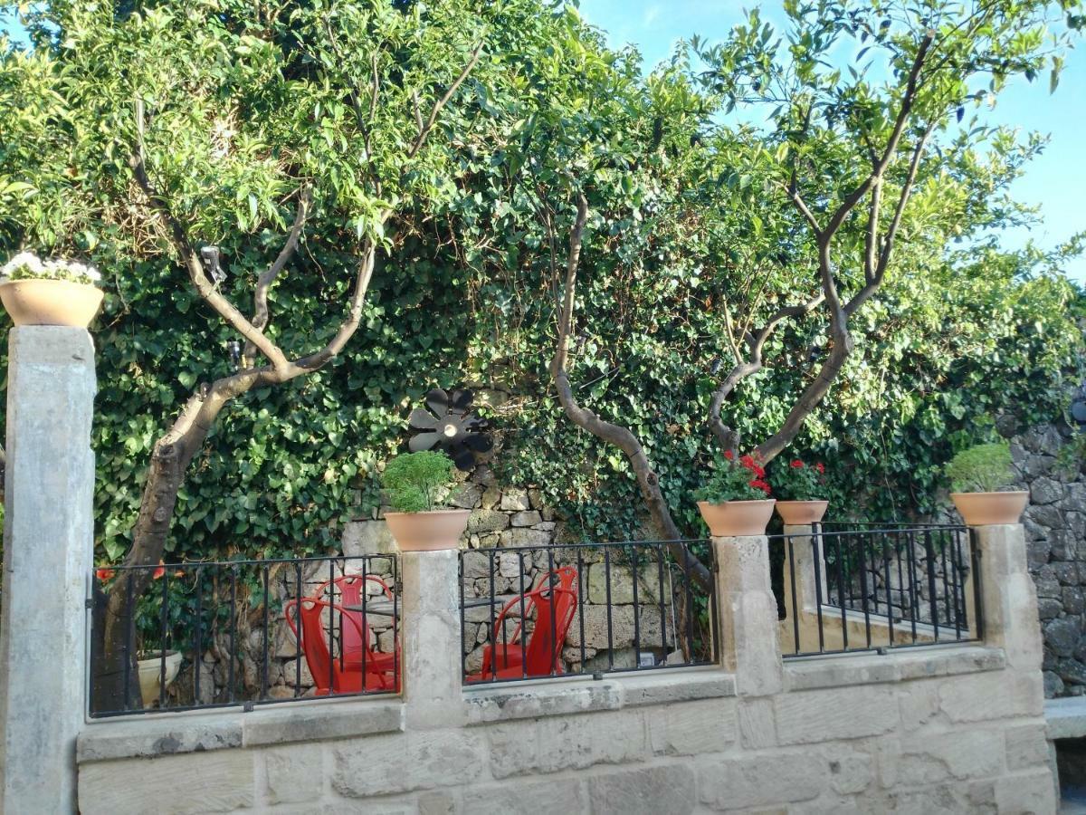 Palazzo Mandurino Luxury Relais Bed and Breakfast Zollino Εξωτερικό φωτογραφία